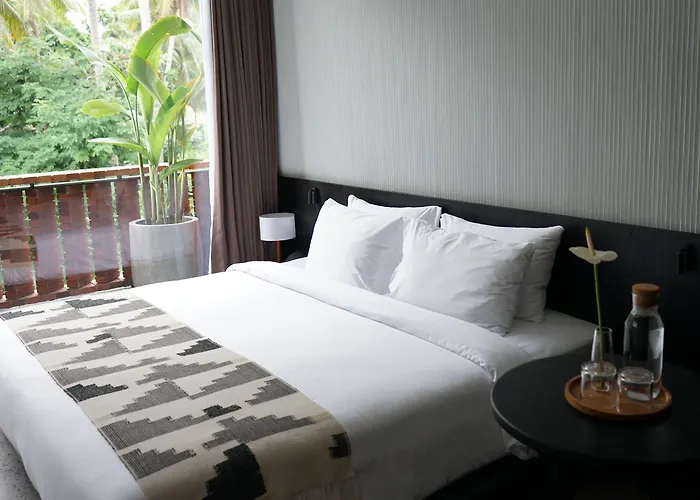 Hotel Titik Dua 4*